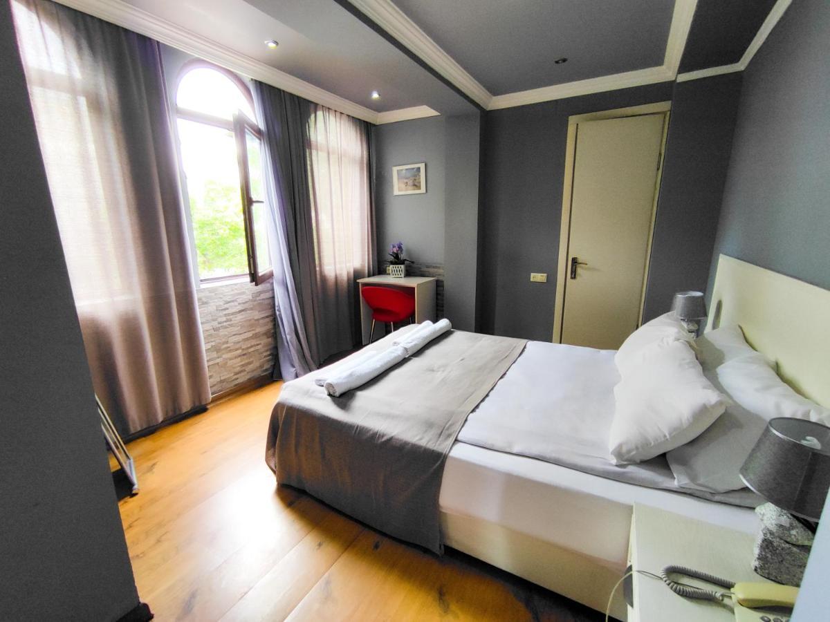 Aparthotel Old City Batoumi Extérieur photo