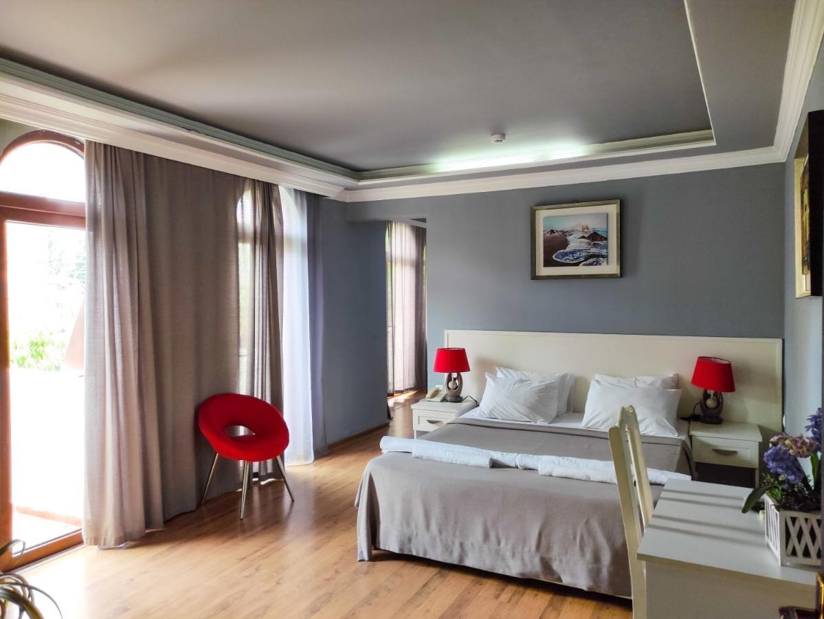 Aparthotel Old City Batoumi Extérieur photo