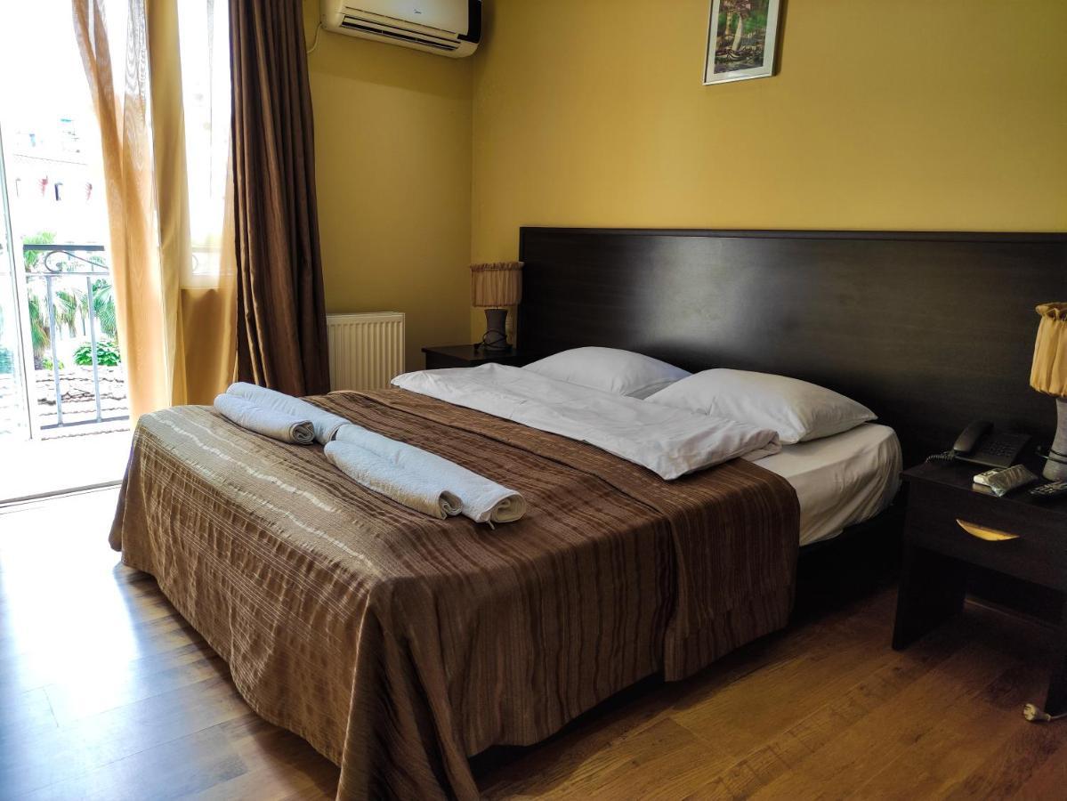 Aparthotel Old City Batoumi Extérieur photo