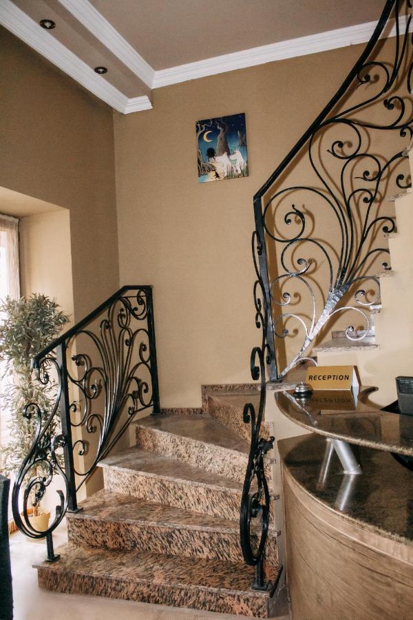 Aparthotel Old City Batoumi Extérieur photo