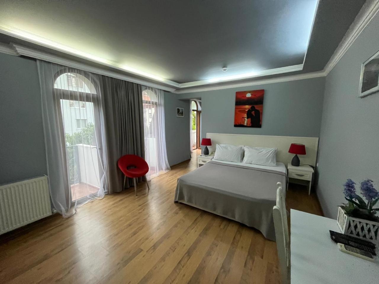 Aparthotel Old City Batoumi Extérieur photo