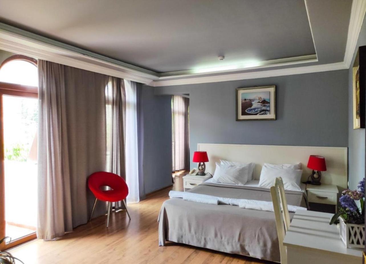 Aparthotel Old City Batoumi Extérieur photo