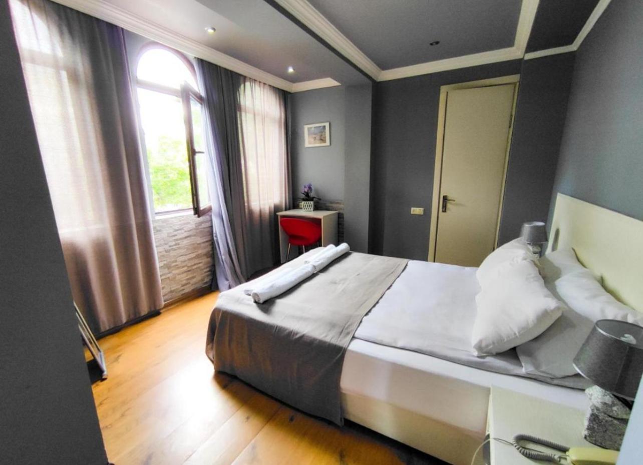 Aparthotel Old City Batoumi Extérieur photo