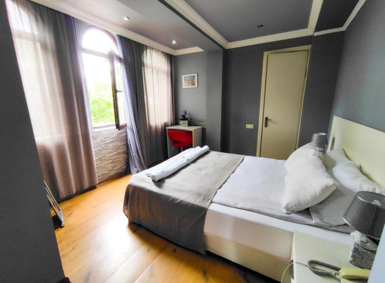 Aparthotel Old City Batoumi Extérieur photo